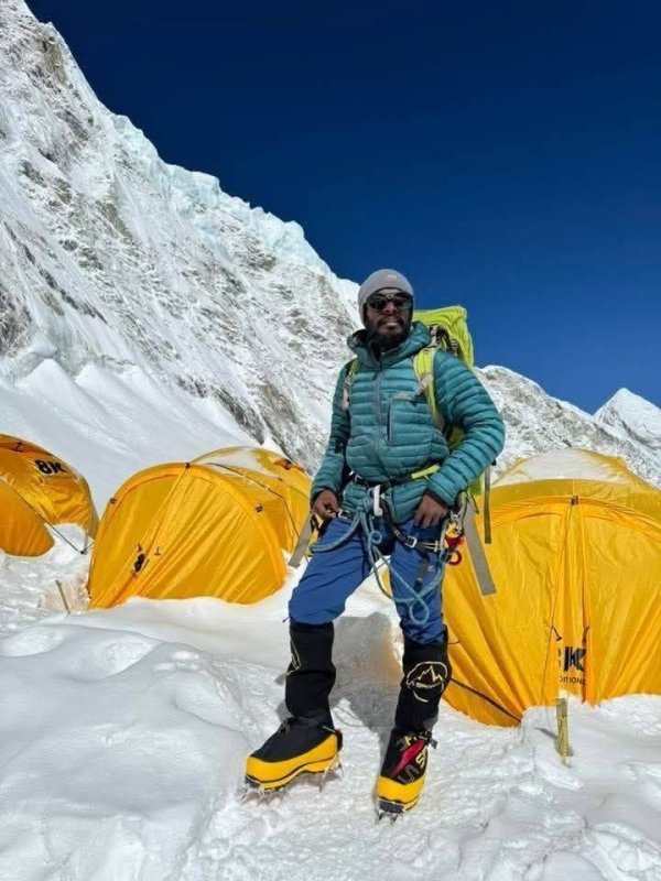 UNDP youth advocate Shakil completes 'Sea to Summit' Everest expedition