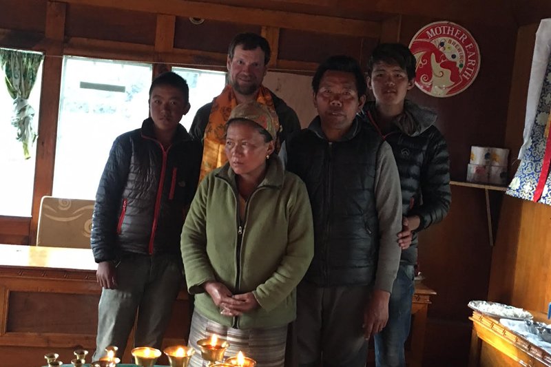 US climbers extend support to mourning Nepal Sherpa family