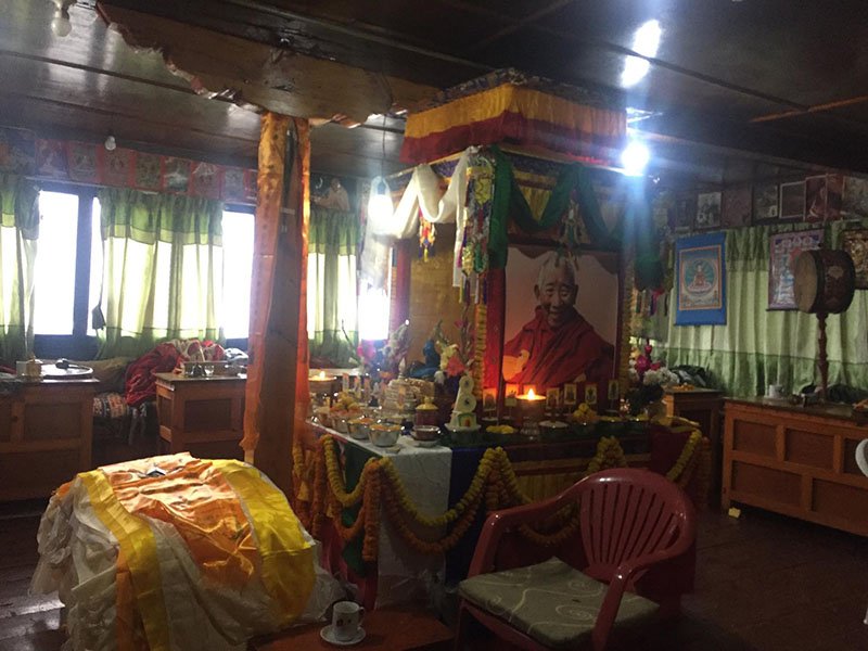 Vajra master Lama Rinpoche passes away at 87
