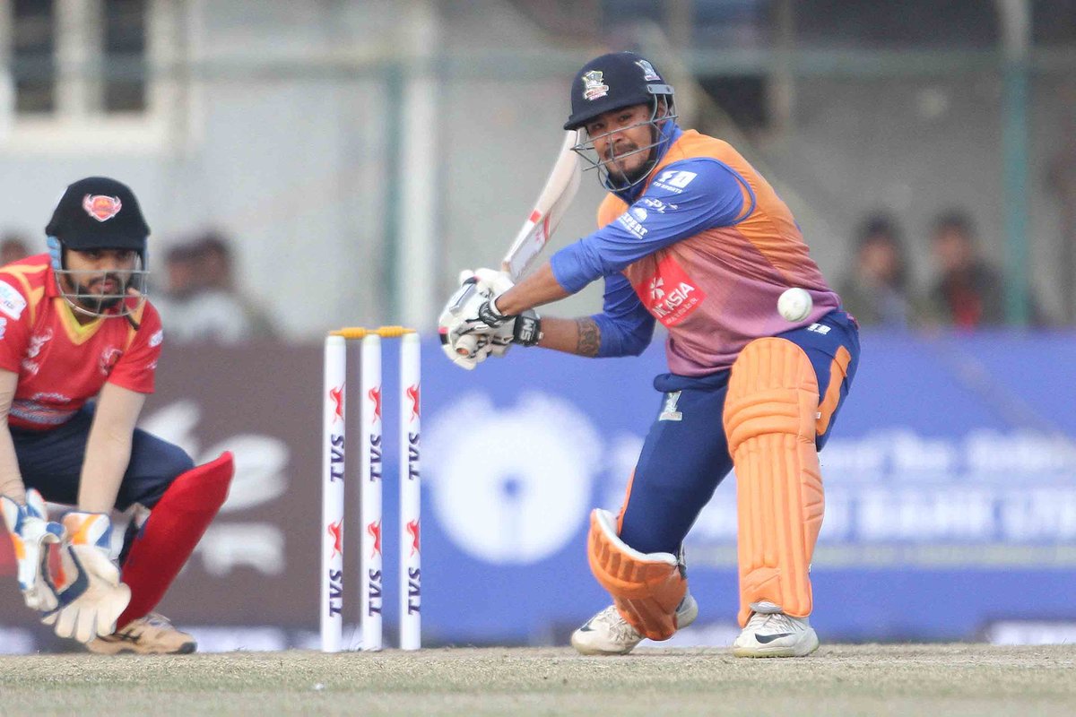 Warriors defeat Patriots in opening clash