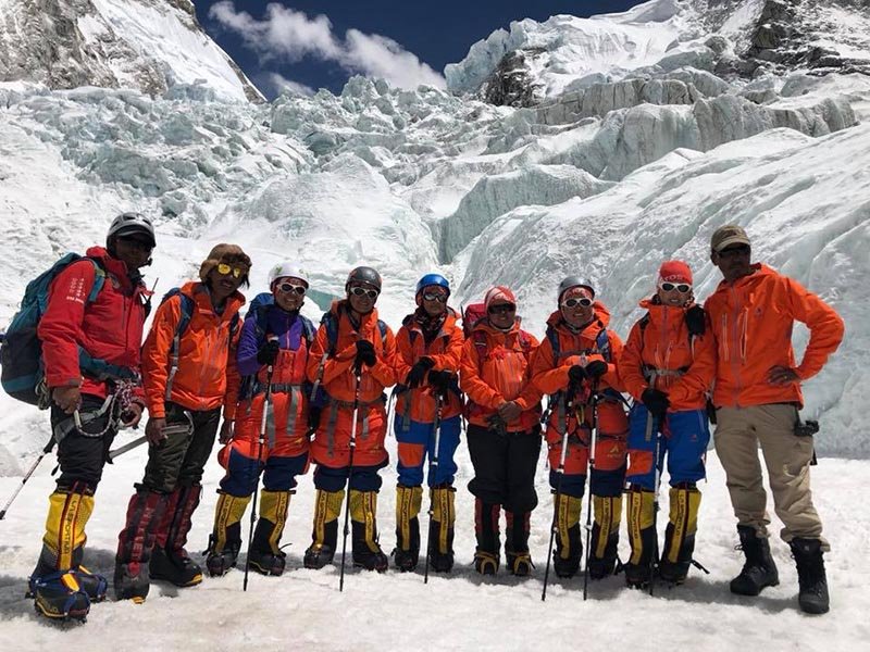 Women journalists honoured for successfully scaling Mt Everest